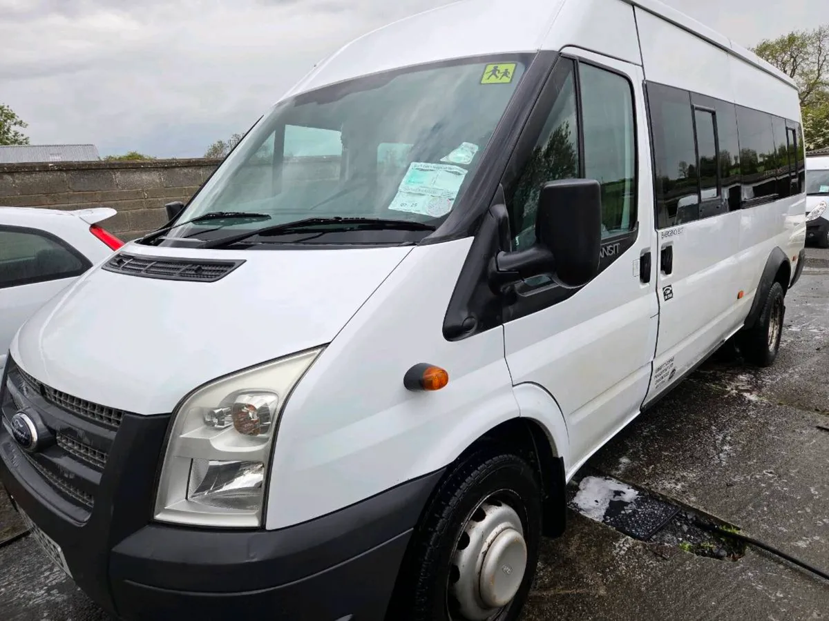 Ford transit 16 seater minibus - Image 1