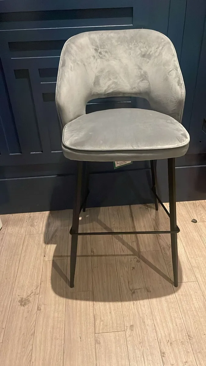 Bar stool - Image 1