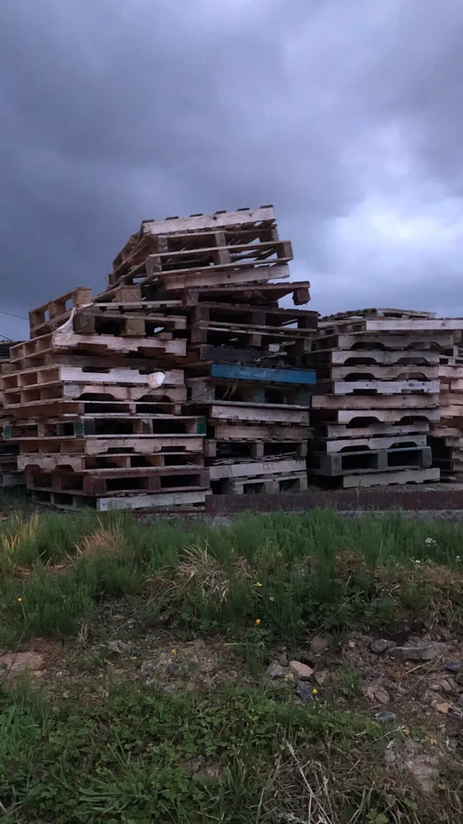 Old pallets free