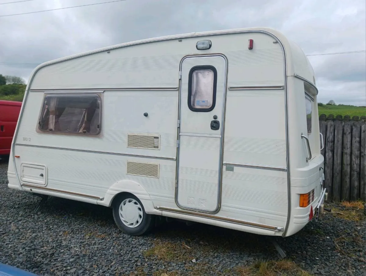Vanroyce caravan 2/3 berth...good condition - Image 3