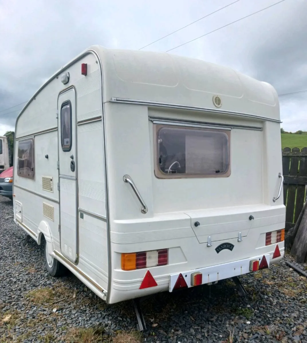 Vanroyce caravan 2/3 berth...good condition - Image 4