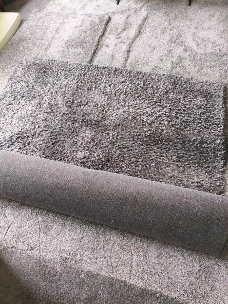 Large gray rug 170/230 like new - Image 1