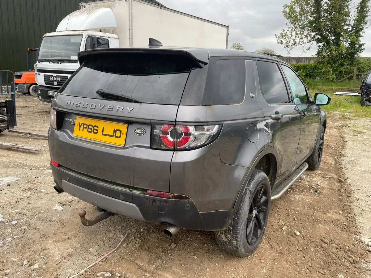 Uk reg 2016 Land Rover discovery damaged - Image 4