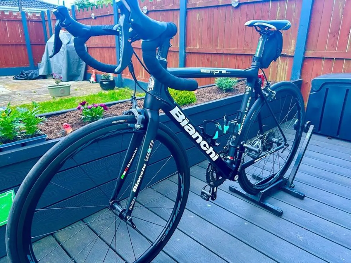 Bianchi Sempre Pro Carbon Road Bike - Image 1