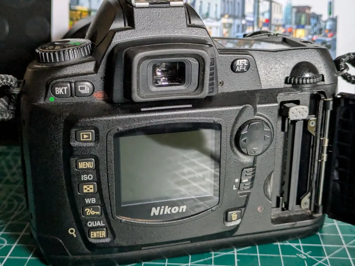 Nikon D70 6MP CCD🌈 sensor DSLR camera Very good c - Image 4