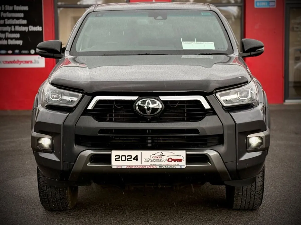 Toyota Hilux INVINCIBLE-X 4WD D-4D DCB // VAT INVO - Image 2