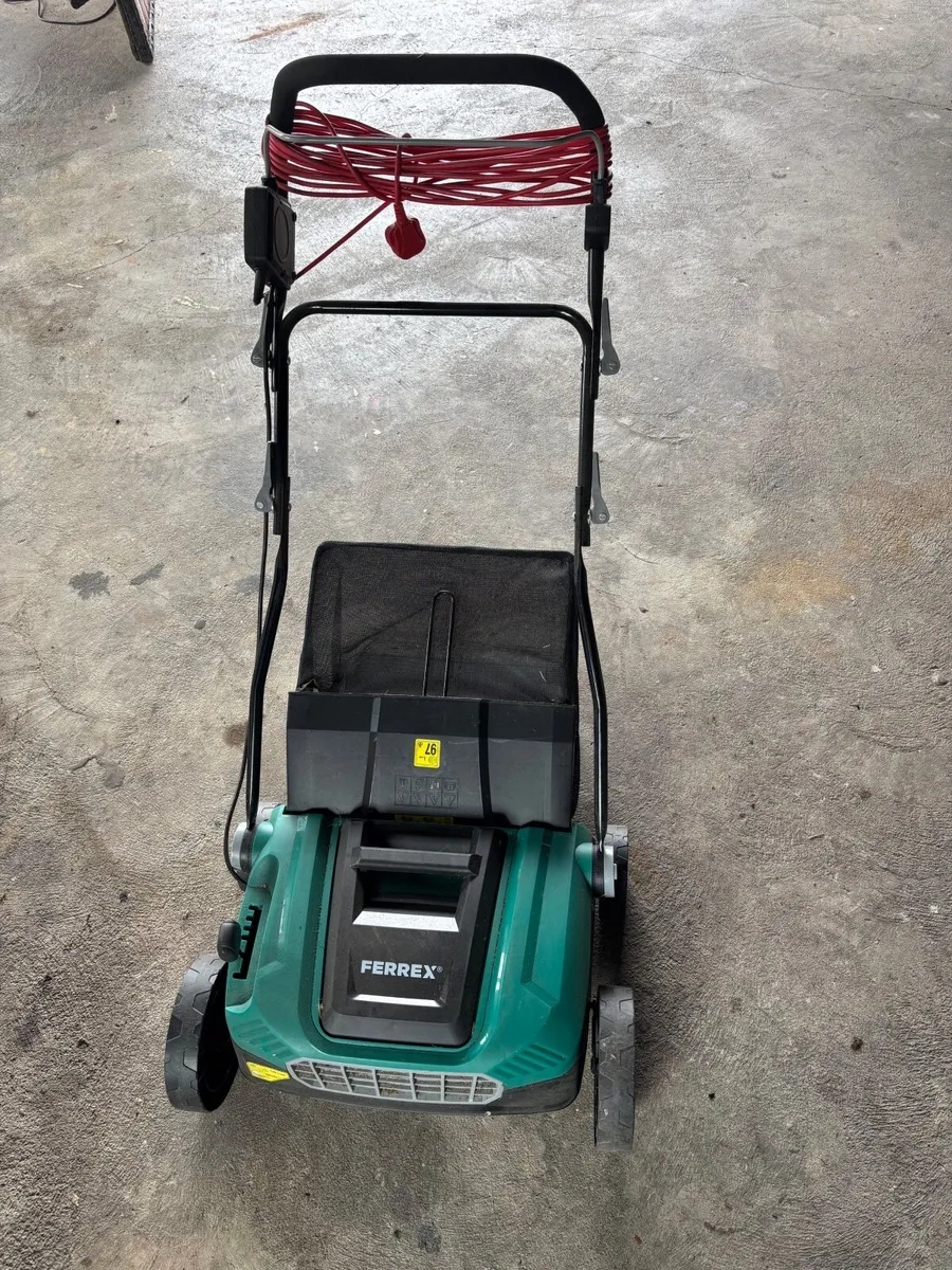 Electric lawnmower
