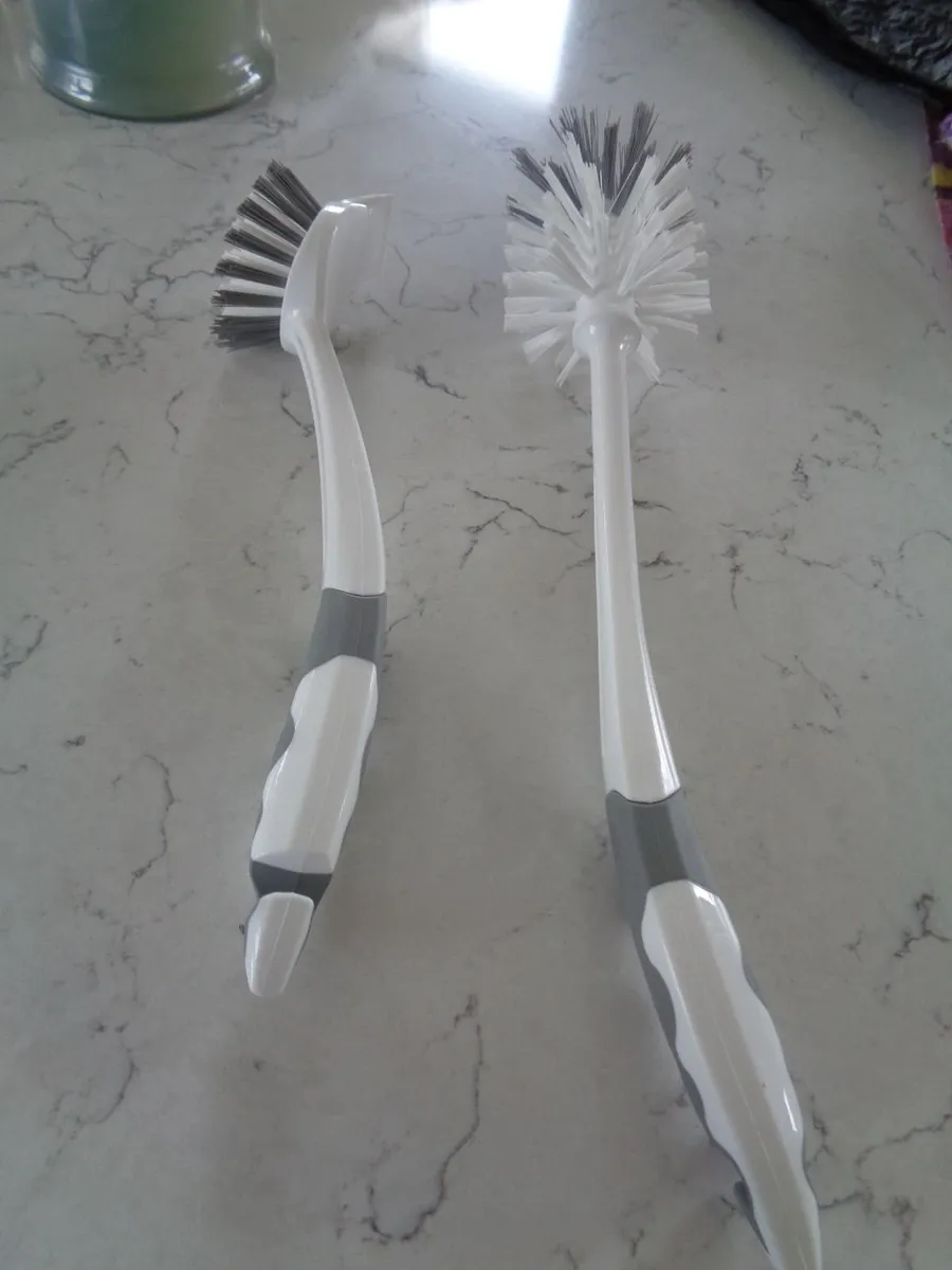 Wash Up Brushes x 2 for Sale - Image 1