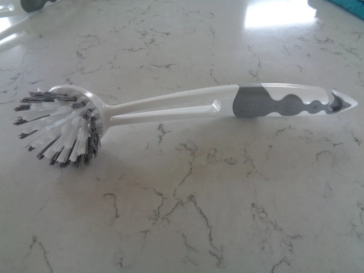 Wash Up Brushes x 2 for Sale - Image 4