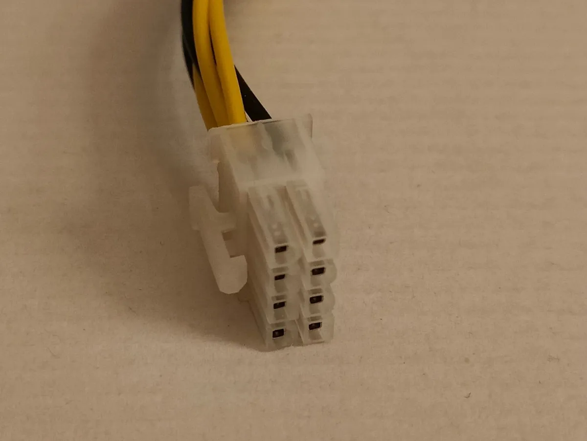 💻 4-Pin to 8-Pin CPU Power Adapter Cable - Image 2