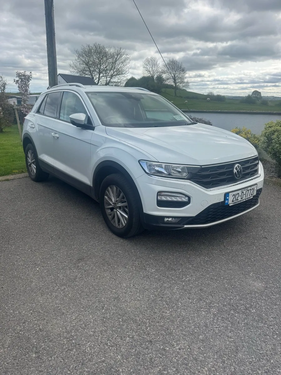 Volkswagen T-Roc 2.0L Diesel - Image 1