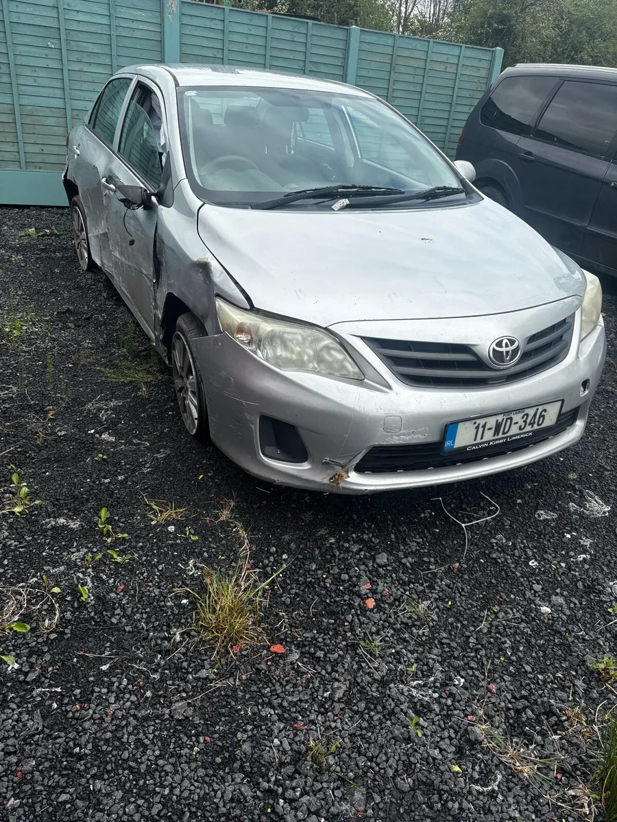 Toyota corollas/ Auris for breaking - Image 2