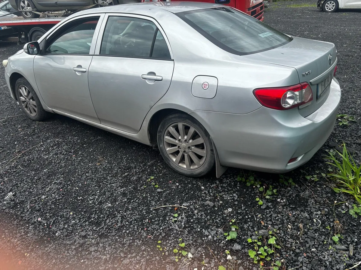 Toyota corollas/ Auris for breaking - Image 4