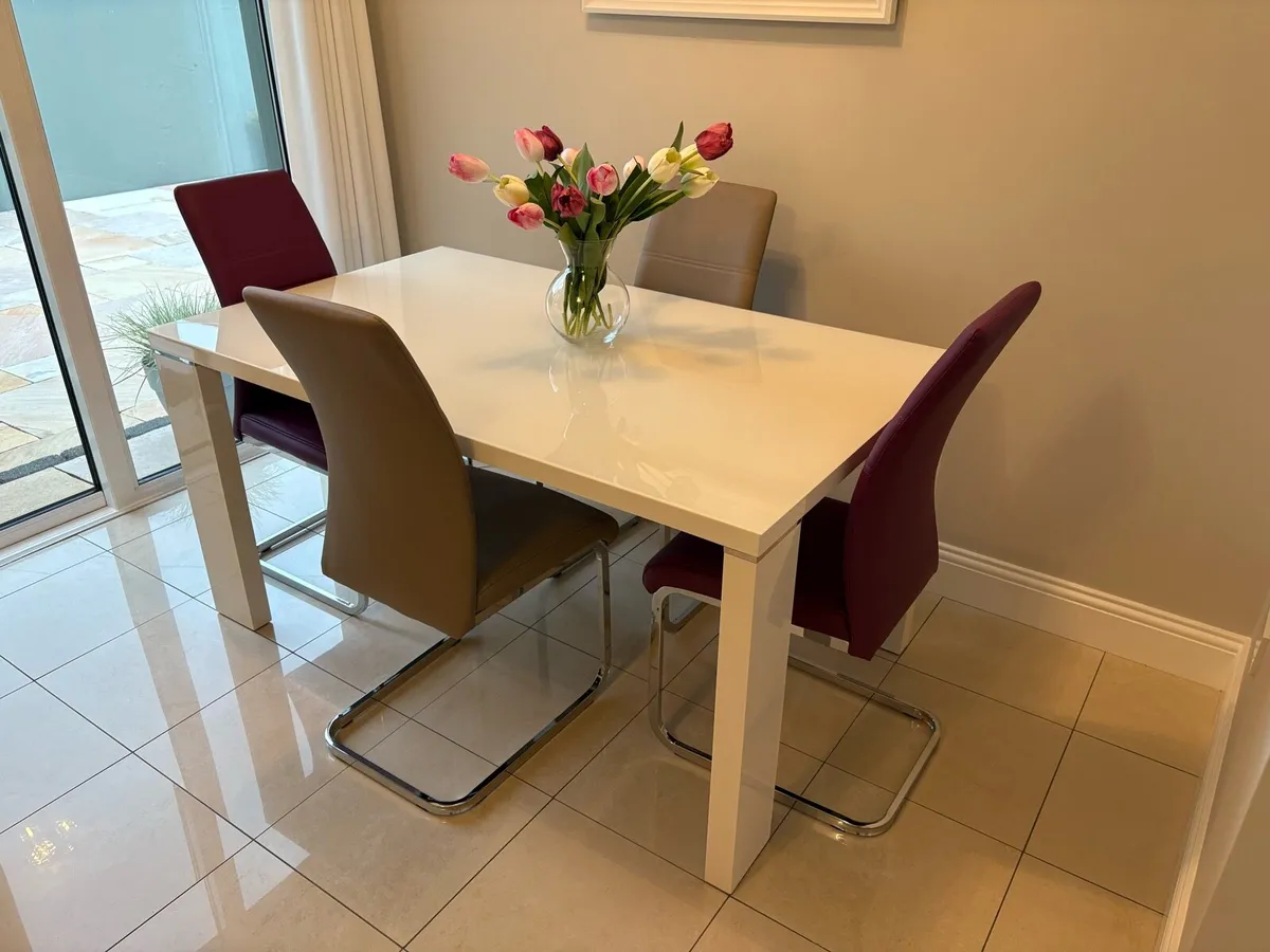 Kitchen Table and 4 Chairs - Image 1