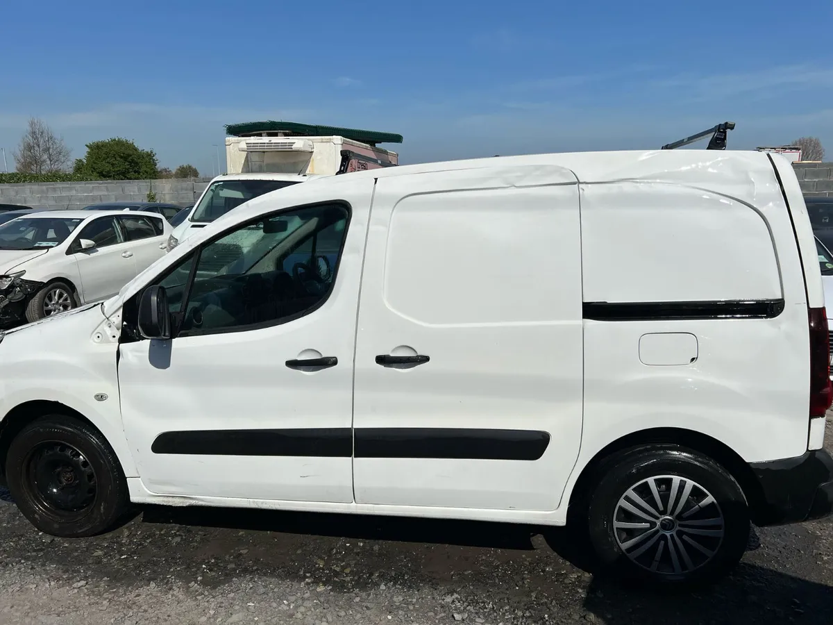 2017 Citroen Berlingo 1.6 diesel driving - Image 4