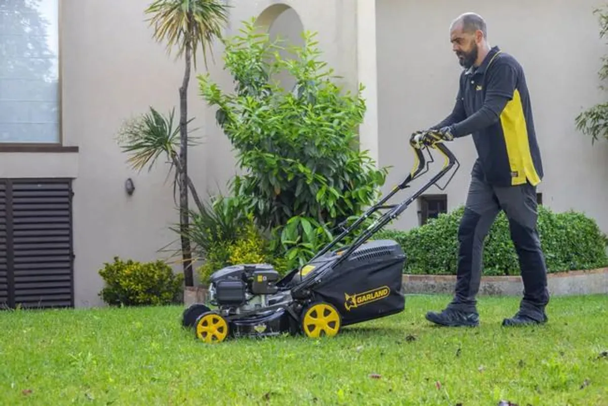 Lawnmowers 5 Year Engine Warranty 10 Year Deck Warranty - Image 2