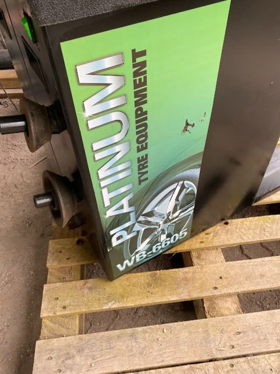 Platinum WB 6605 Wheel Balancer - Image 2