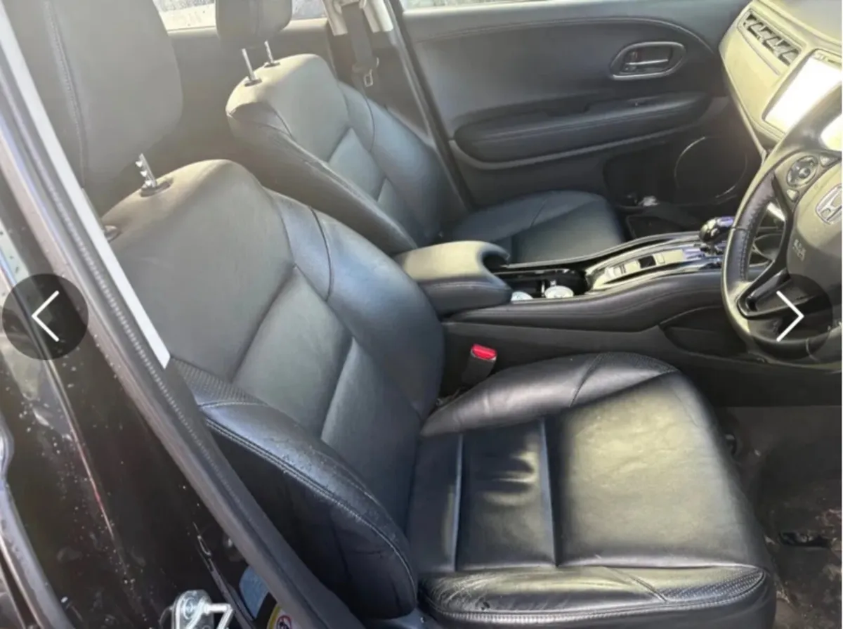 141 Honda Vezel 1.5 Hybrid no damage drive away - Image 3