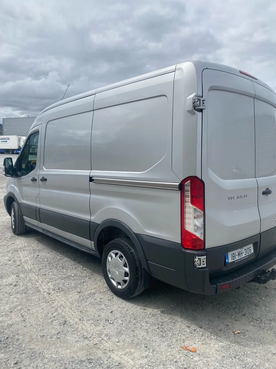 2018 ford transit trend - Image 4
