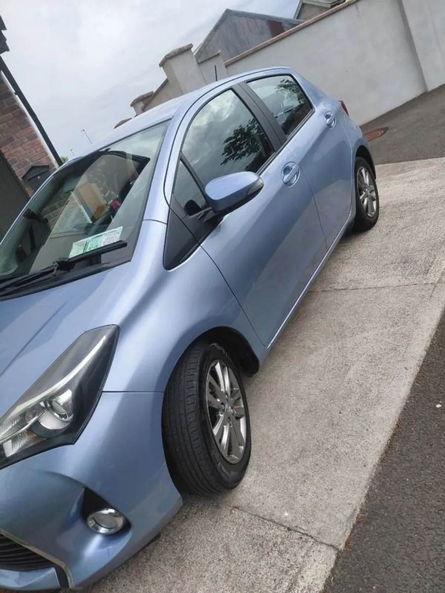 Car - Image 2