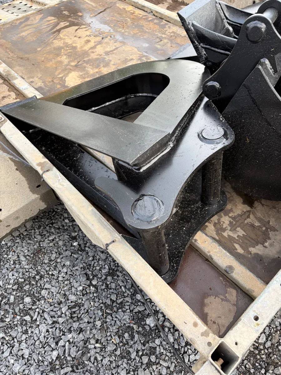 Unused Tile/shoring buckets for sale - Image 2