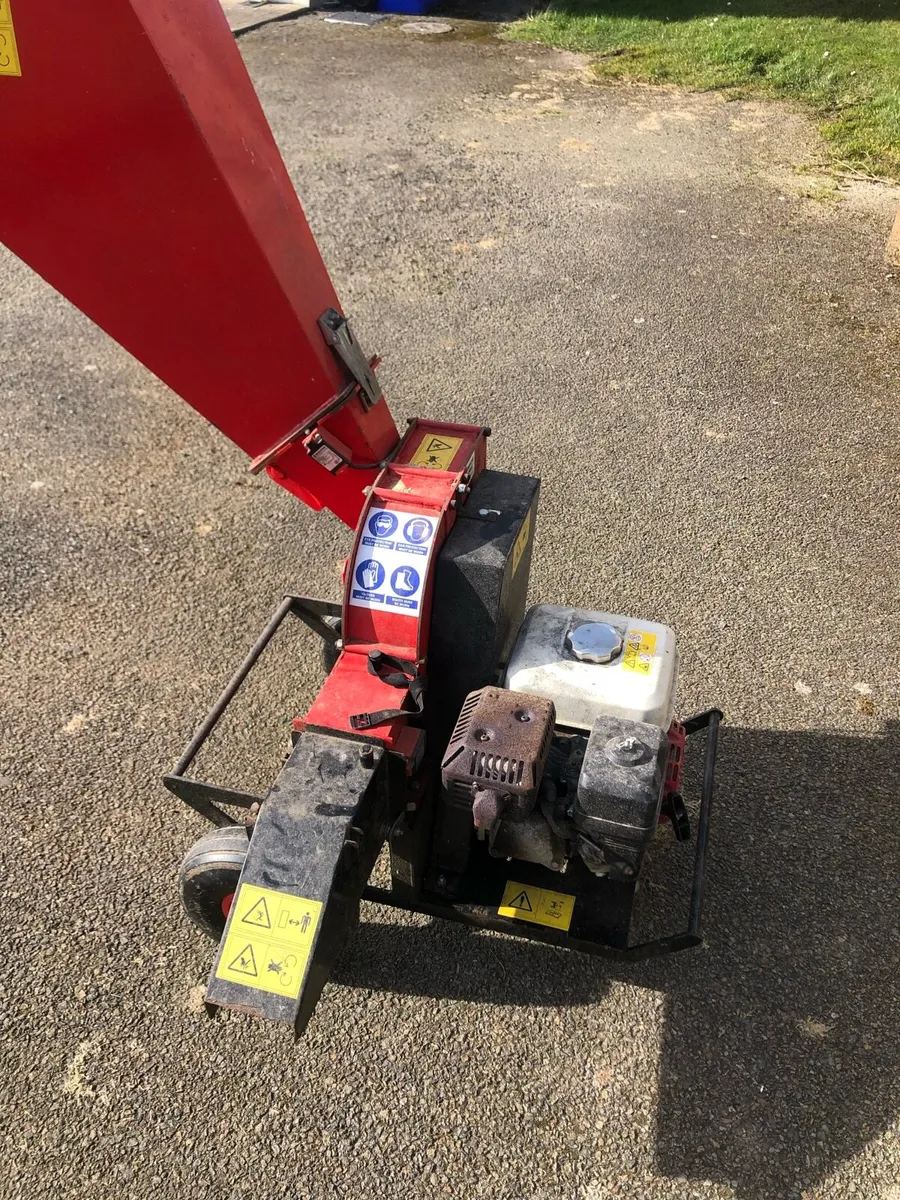Wood chipper - Image 1