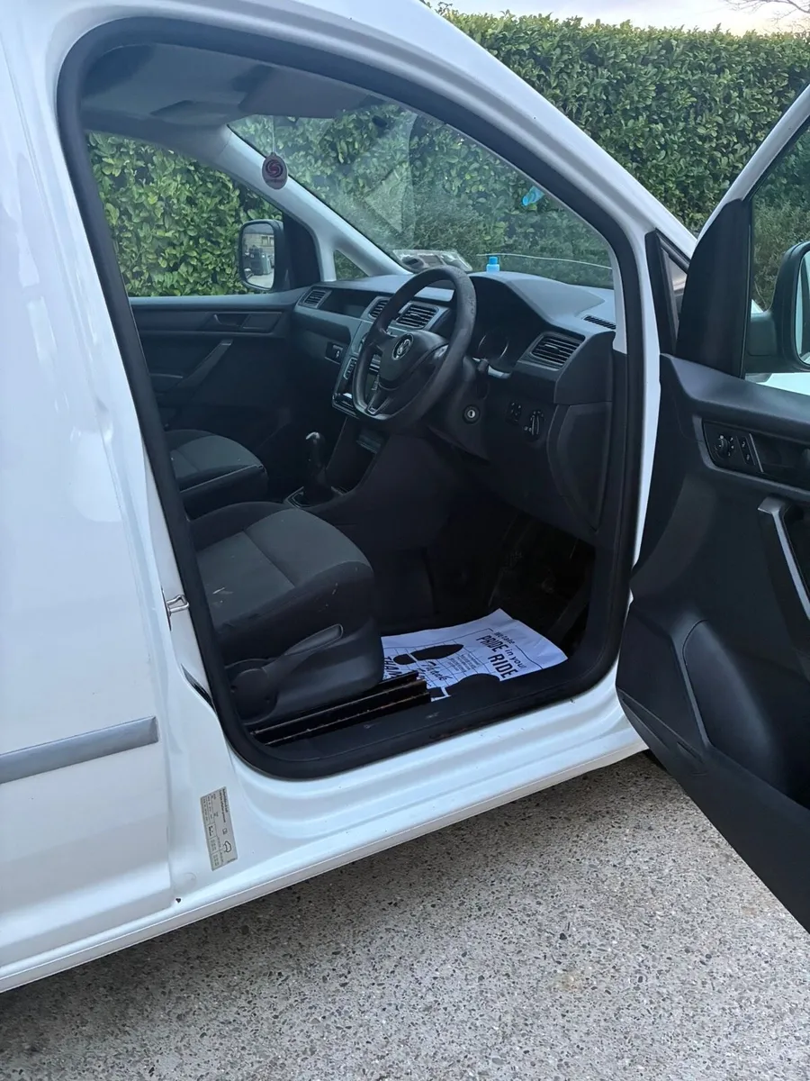 Volkswagen caddy - Image 3