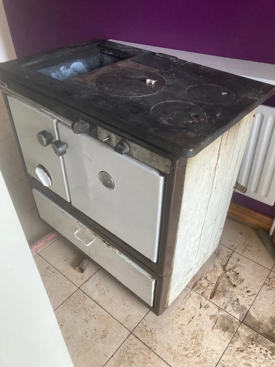 Oil fired boiler / Stanley solid fuel cooker - Image 1