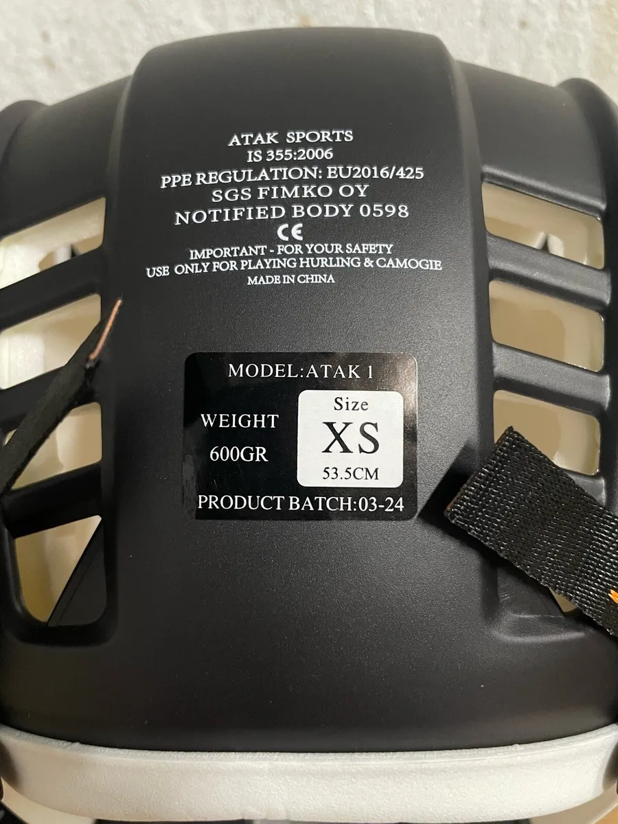 Atak XS kids black helmet - Image 4
