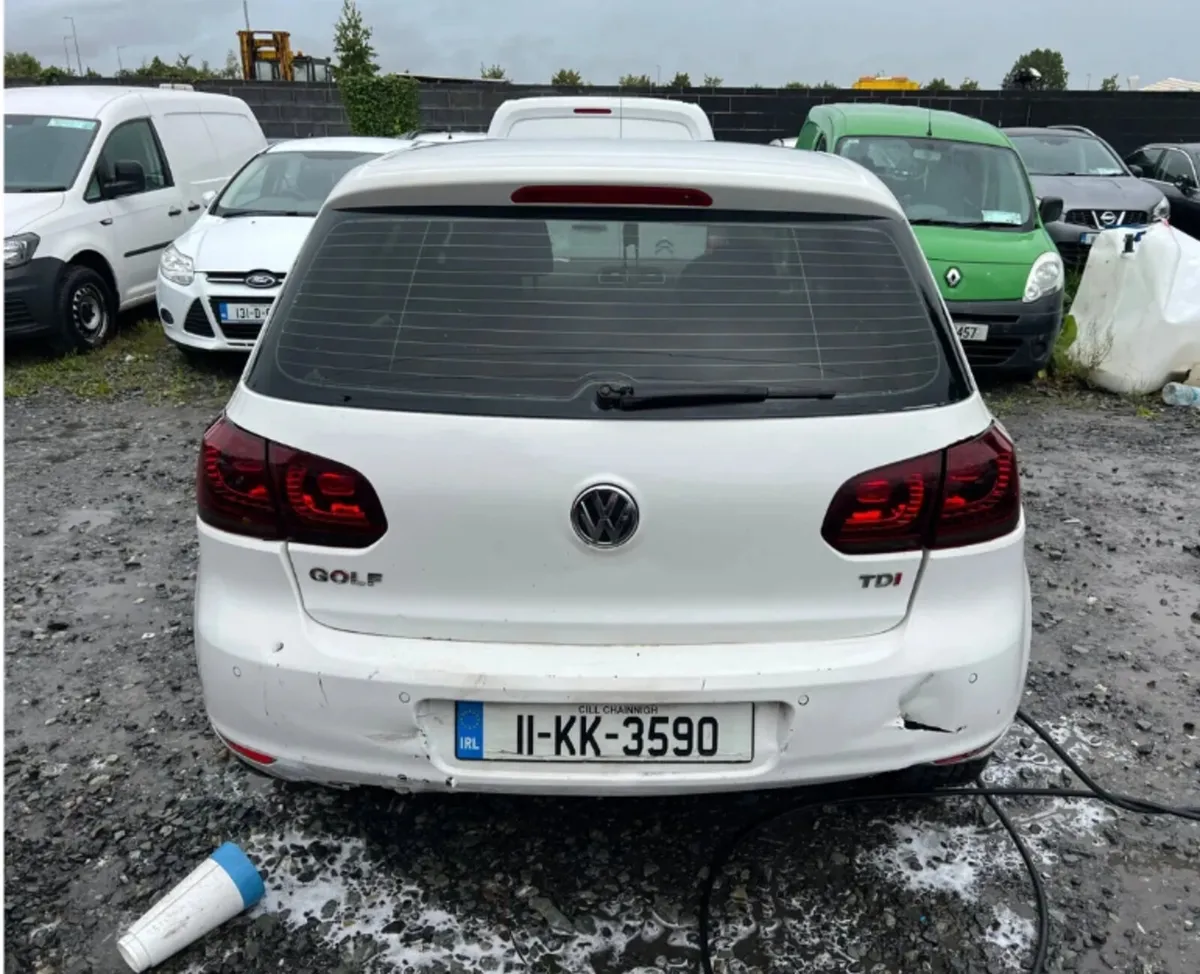 2011 Golf 1.6 tdi Match model only 220 kms - Image 3