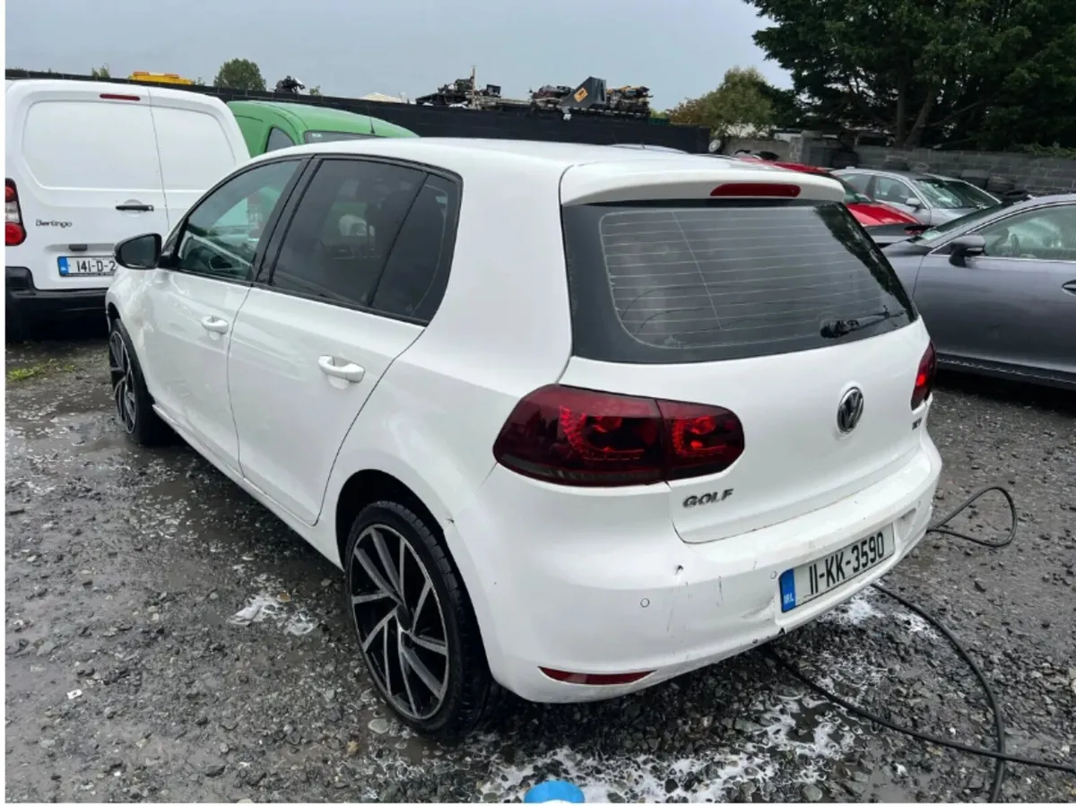 2011 Golf 1.6 tdi Match model only 220 kms - Image 2