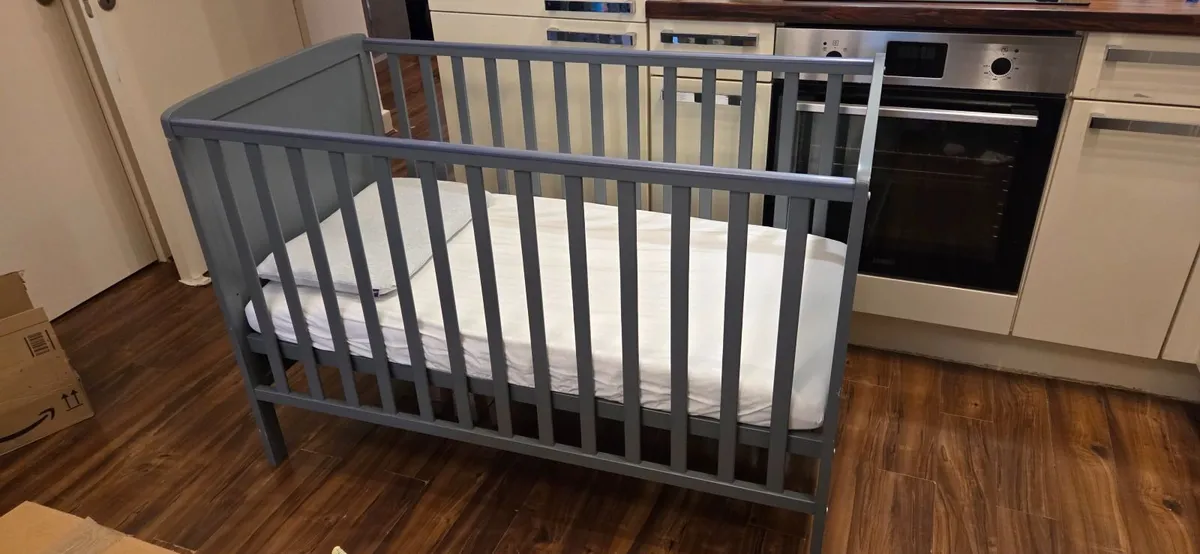 Baby Elegance Elle Cot Grey with mattress and Clev - Image 3