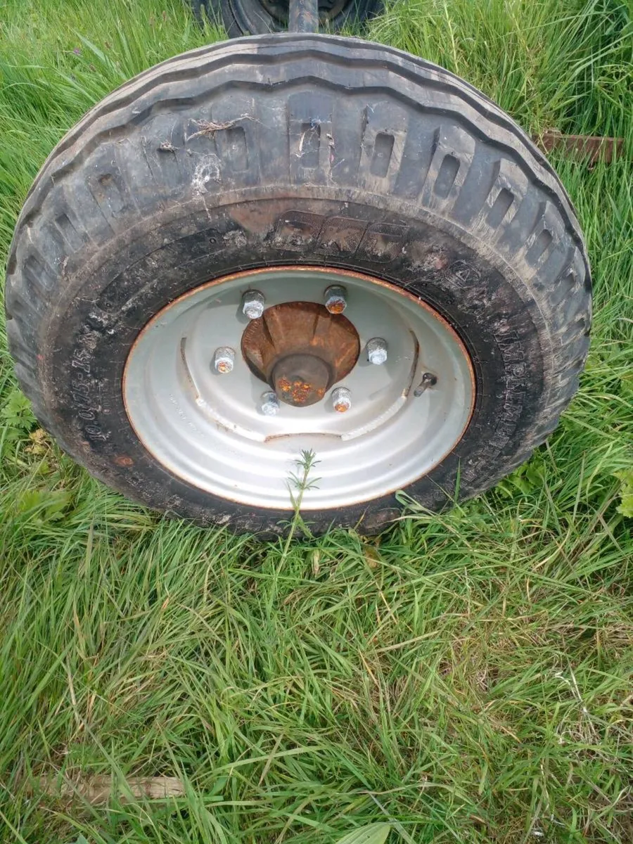 Axle - Image 1