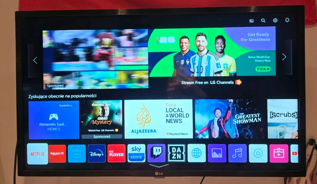 LG 32 INCH SMART TV - Image 1