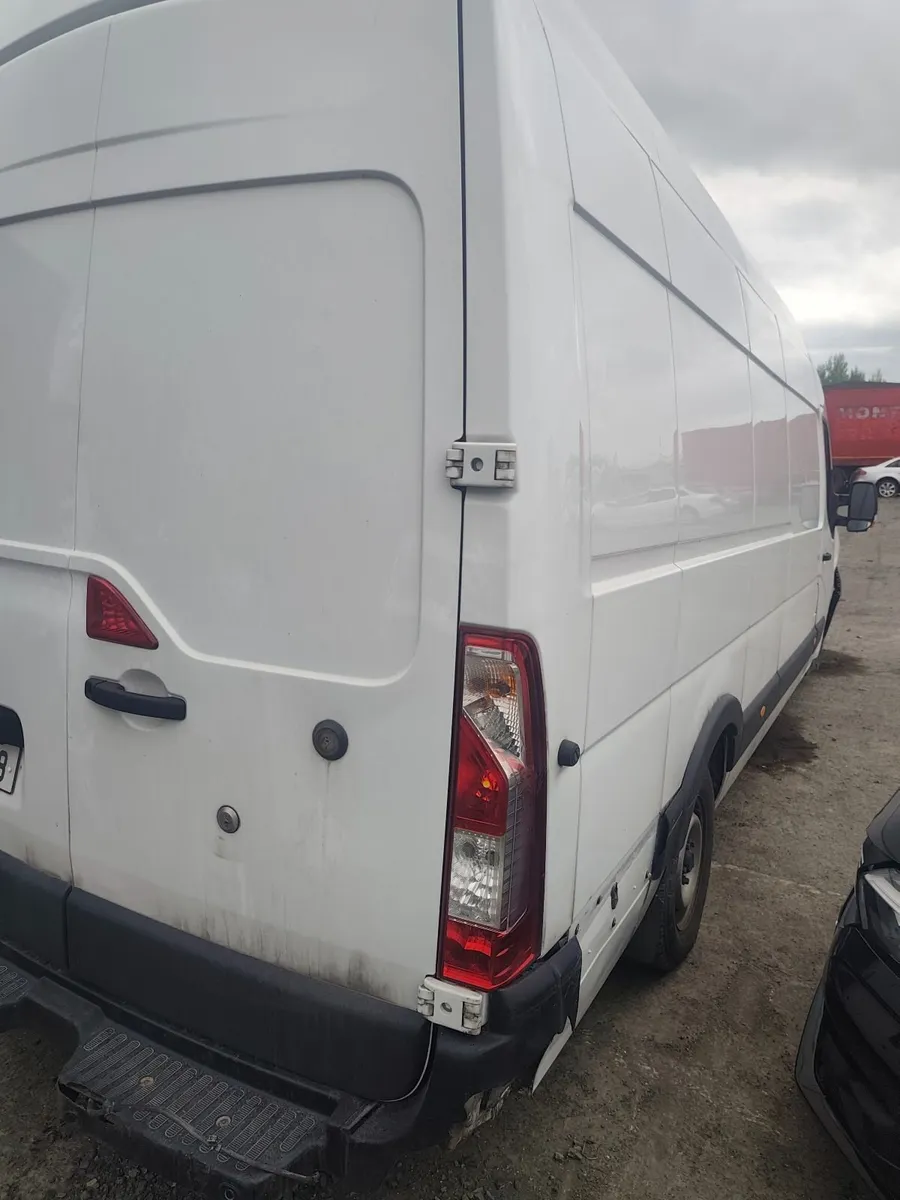 2023 renault master - Image 2