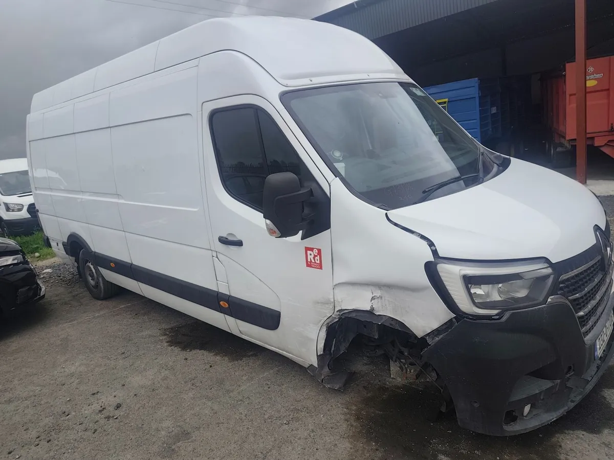 2023 renault master - Image 3