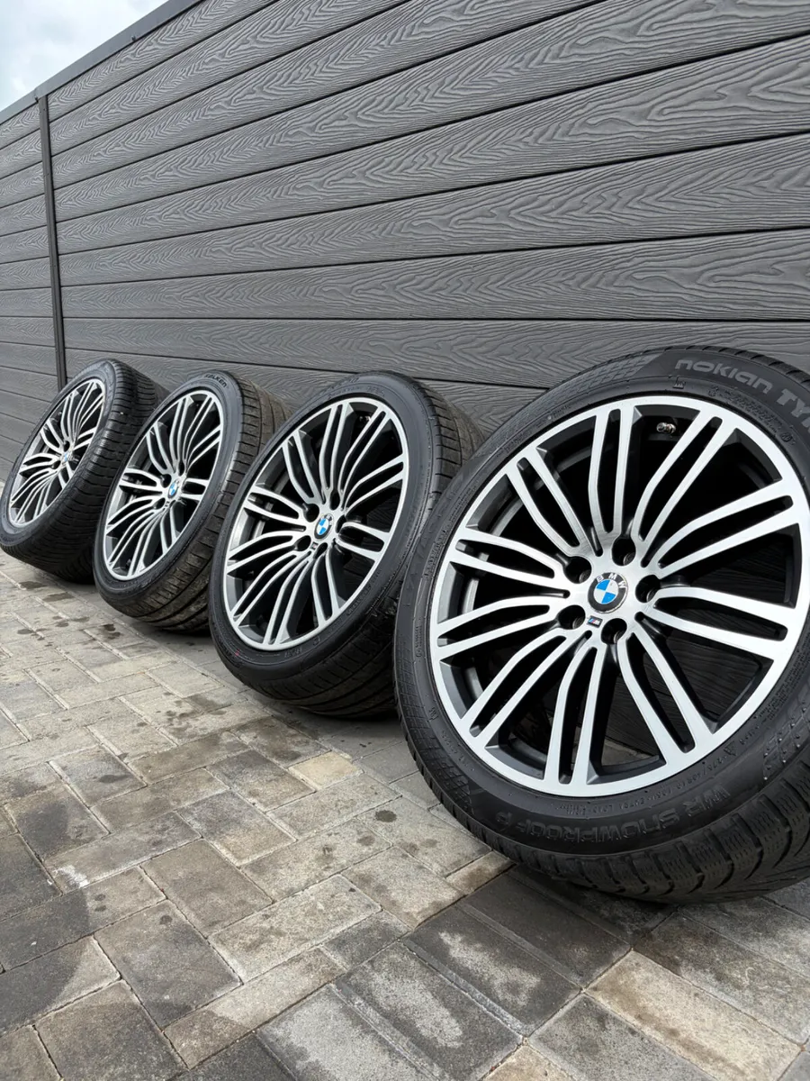 19” GENUINE BMW G30 ALLOY WHEELS & TYRES - Image 1