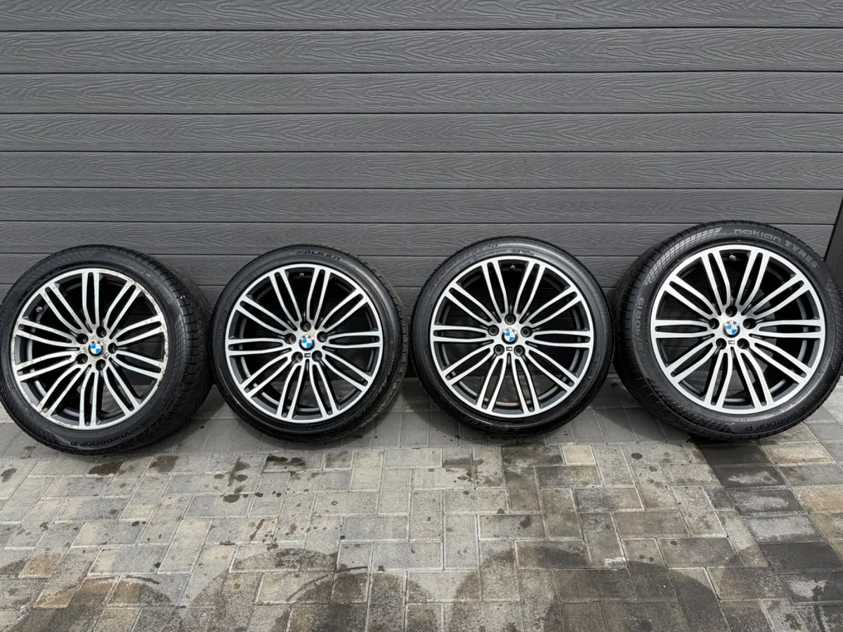 19” GENUINE BMW G30 ALLOY WHEELS & TYRES - Image 2
