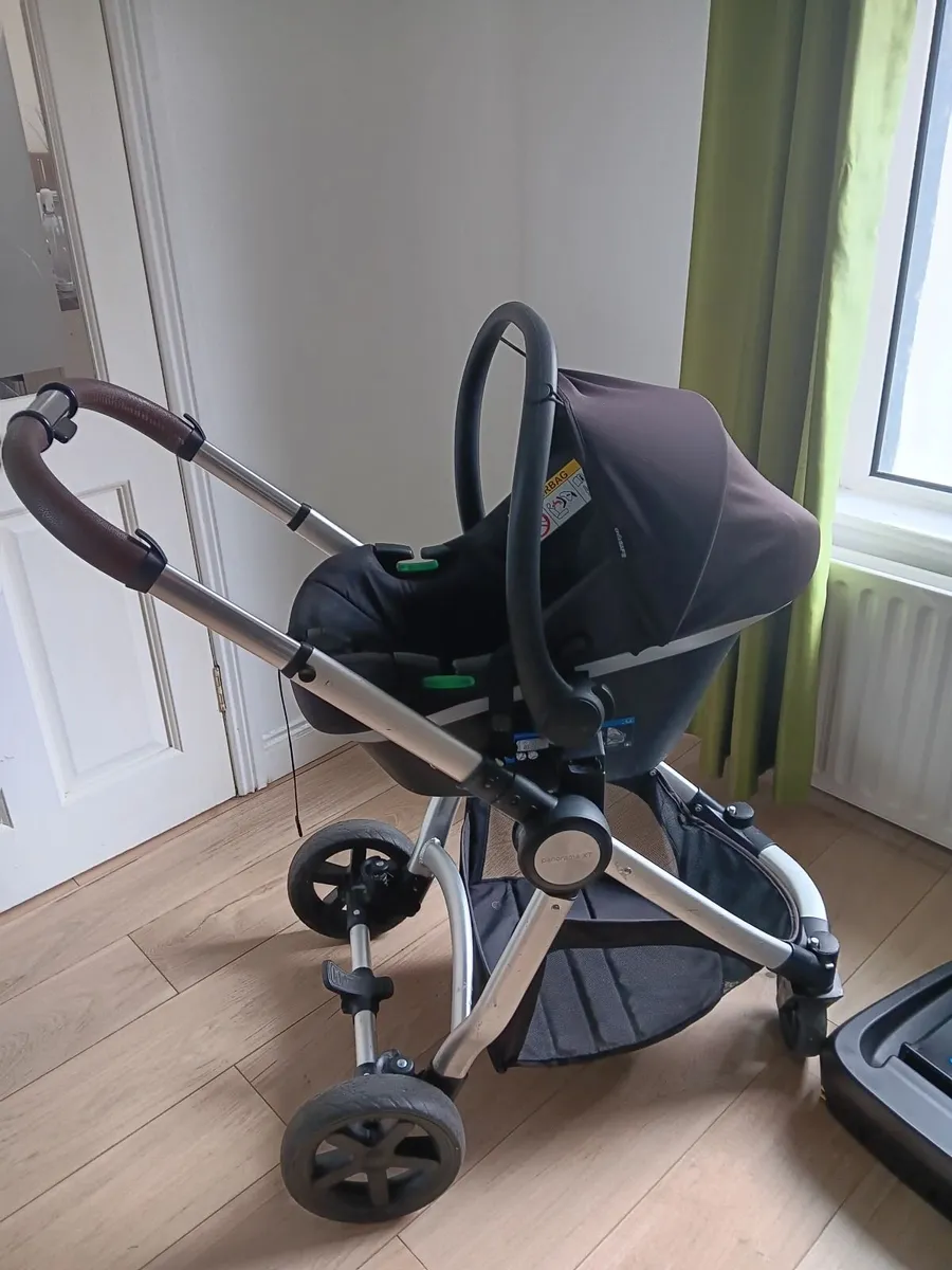 Buggy/pram & carseat set - Image 3