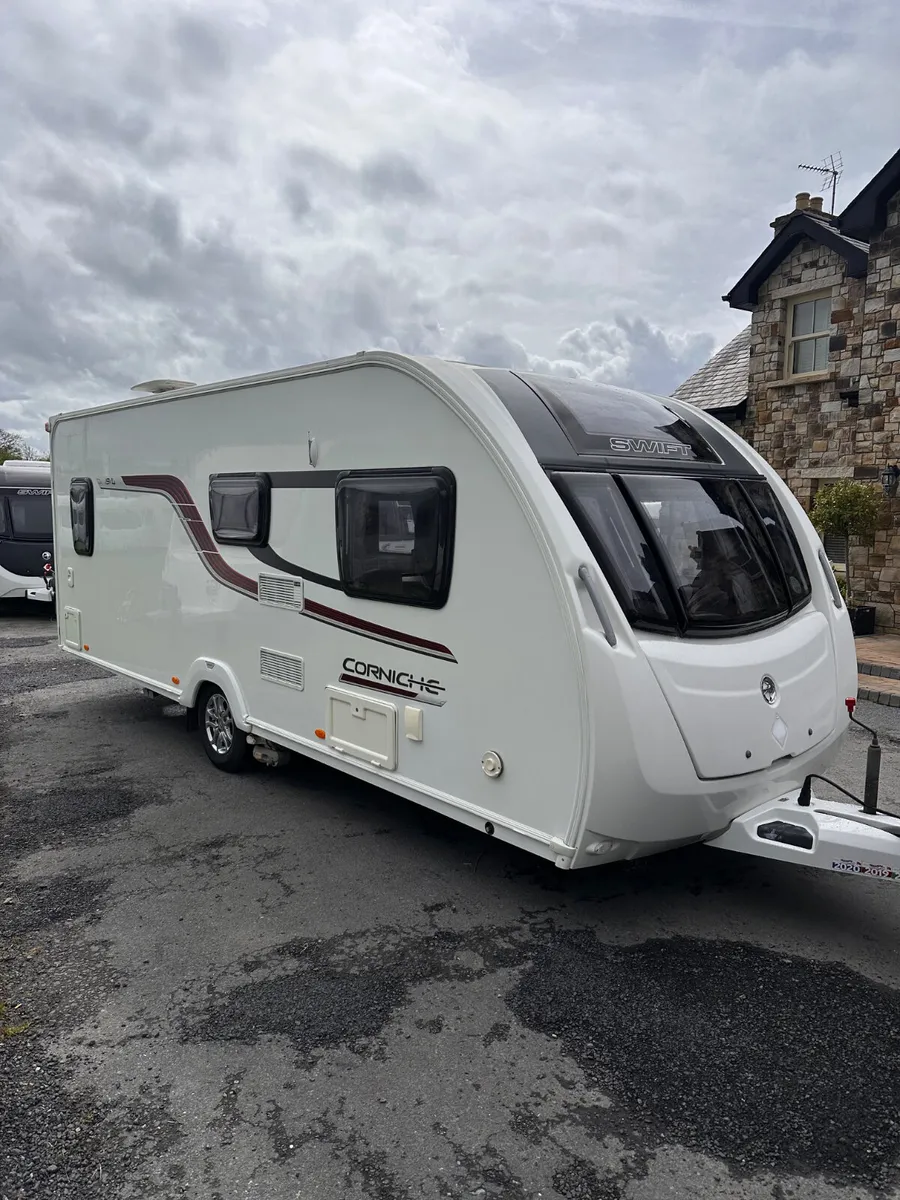 ✨STUNNING SWIFT CORNICHE 4 BERTH FIXED BED✨ - Image 1