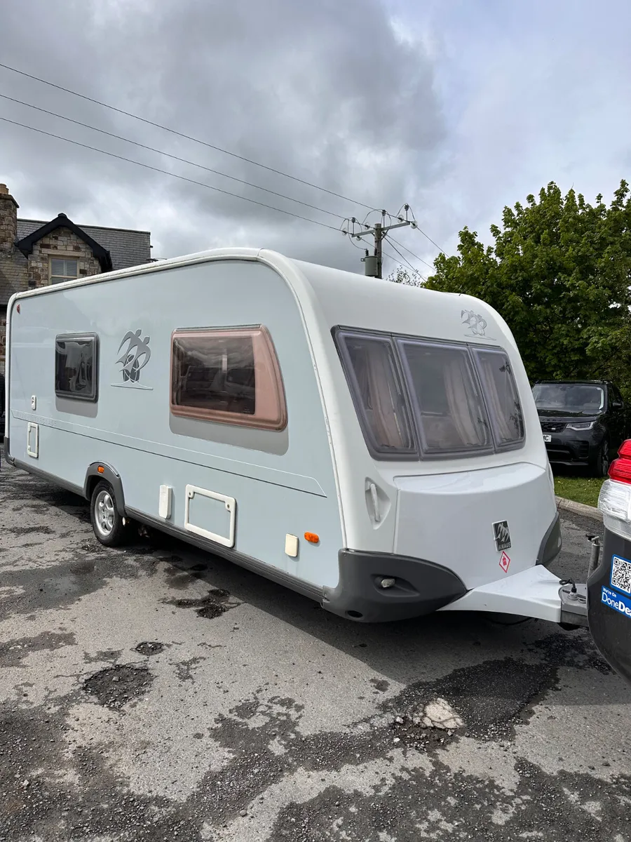 ✨STUNNING KNAUS STARCLASS 4 BERTH✨ - Image 2