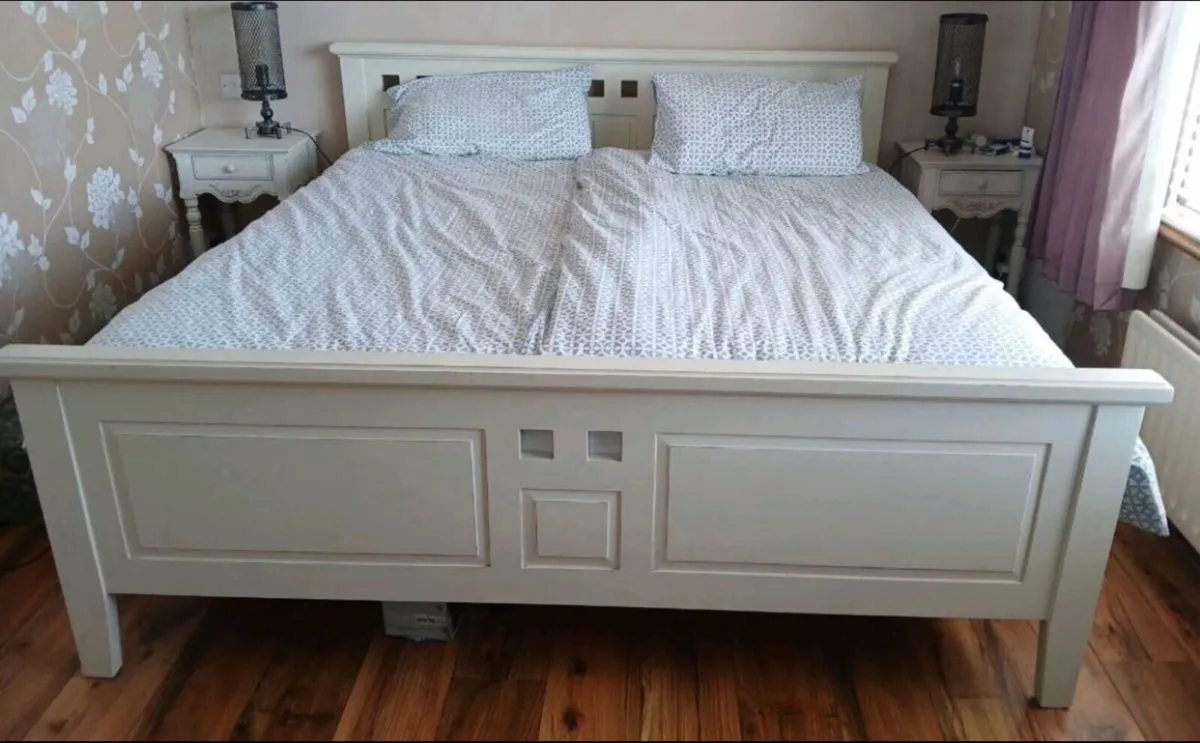 Beautiful Solid White Wooden 6Ft SuperKing Bed - Image 1