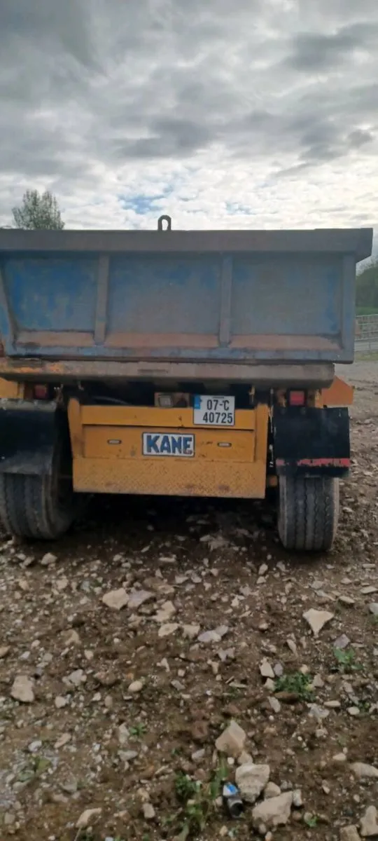Dump trailer - Image 1