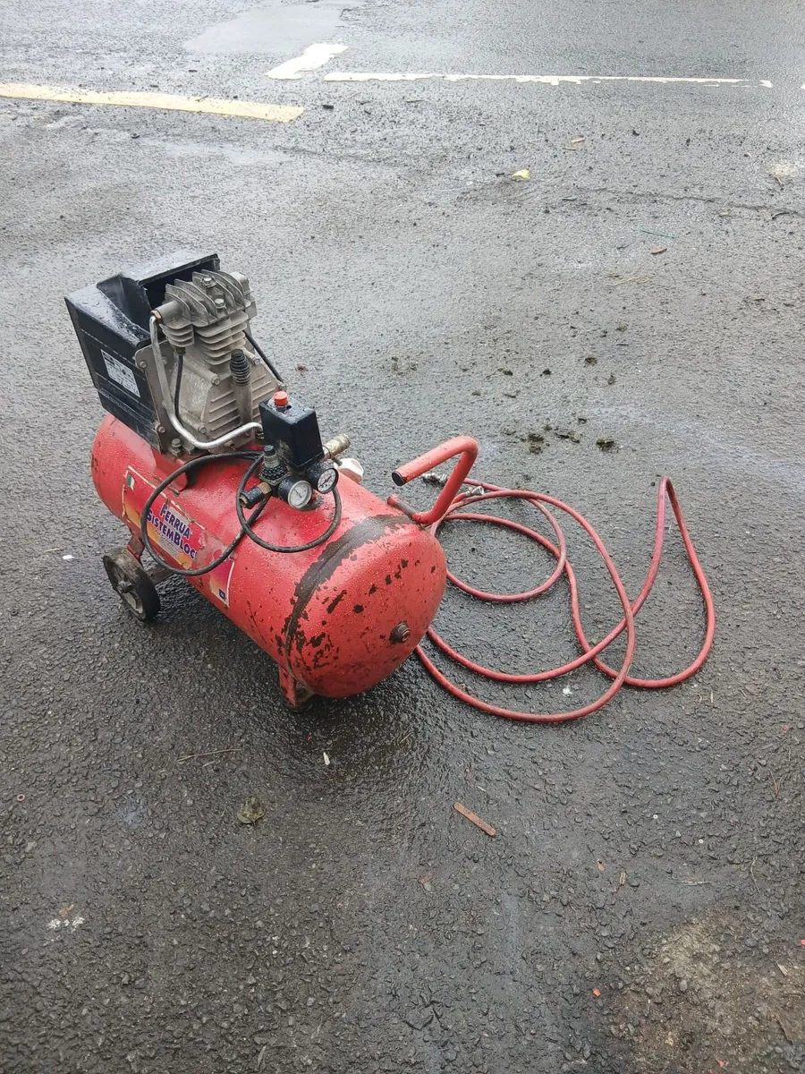 Air compressor 50L working perfect priced - Image 3