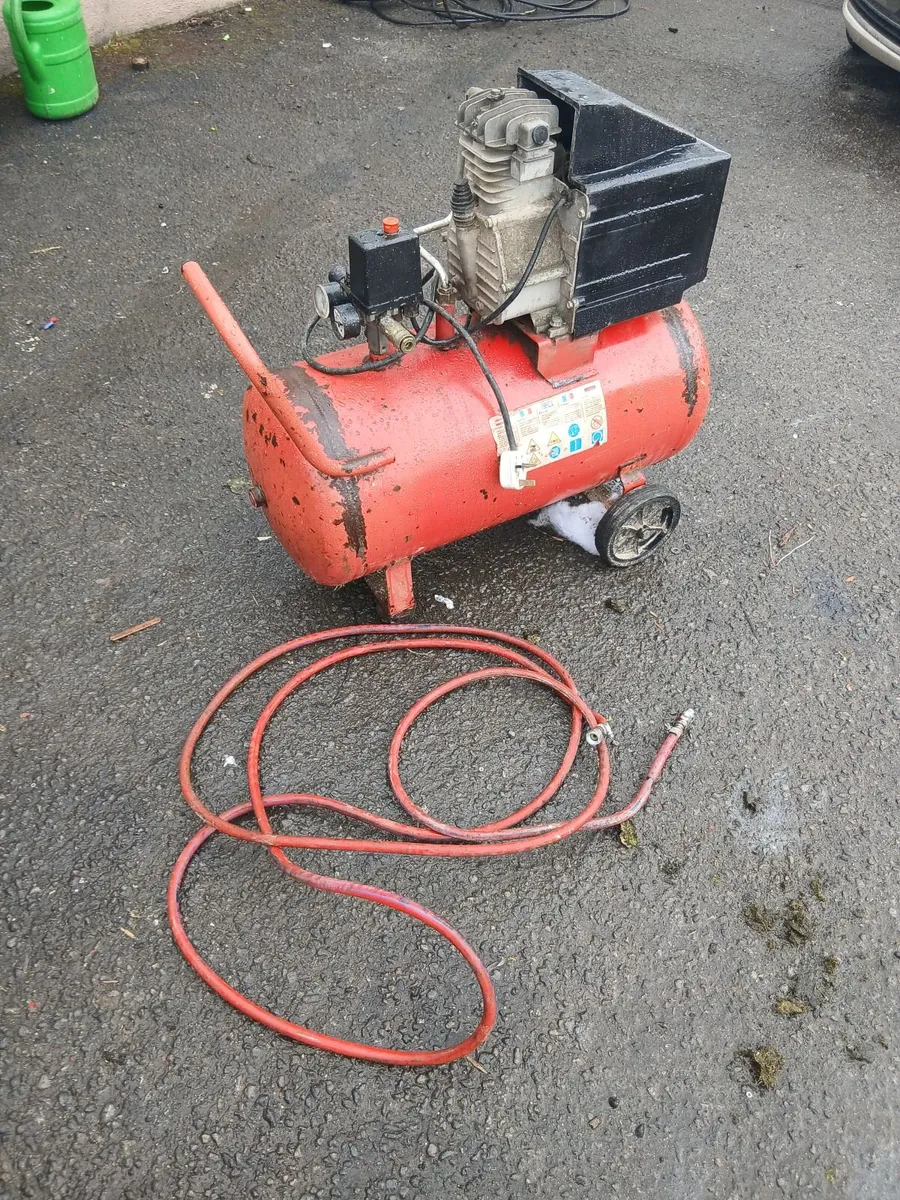 Air compressor 50L working perfect priced - Image 4