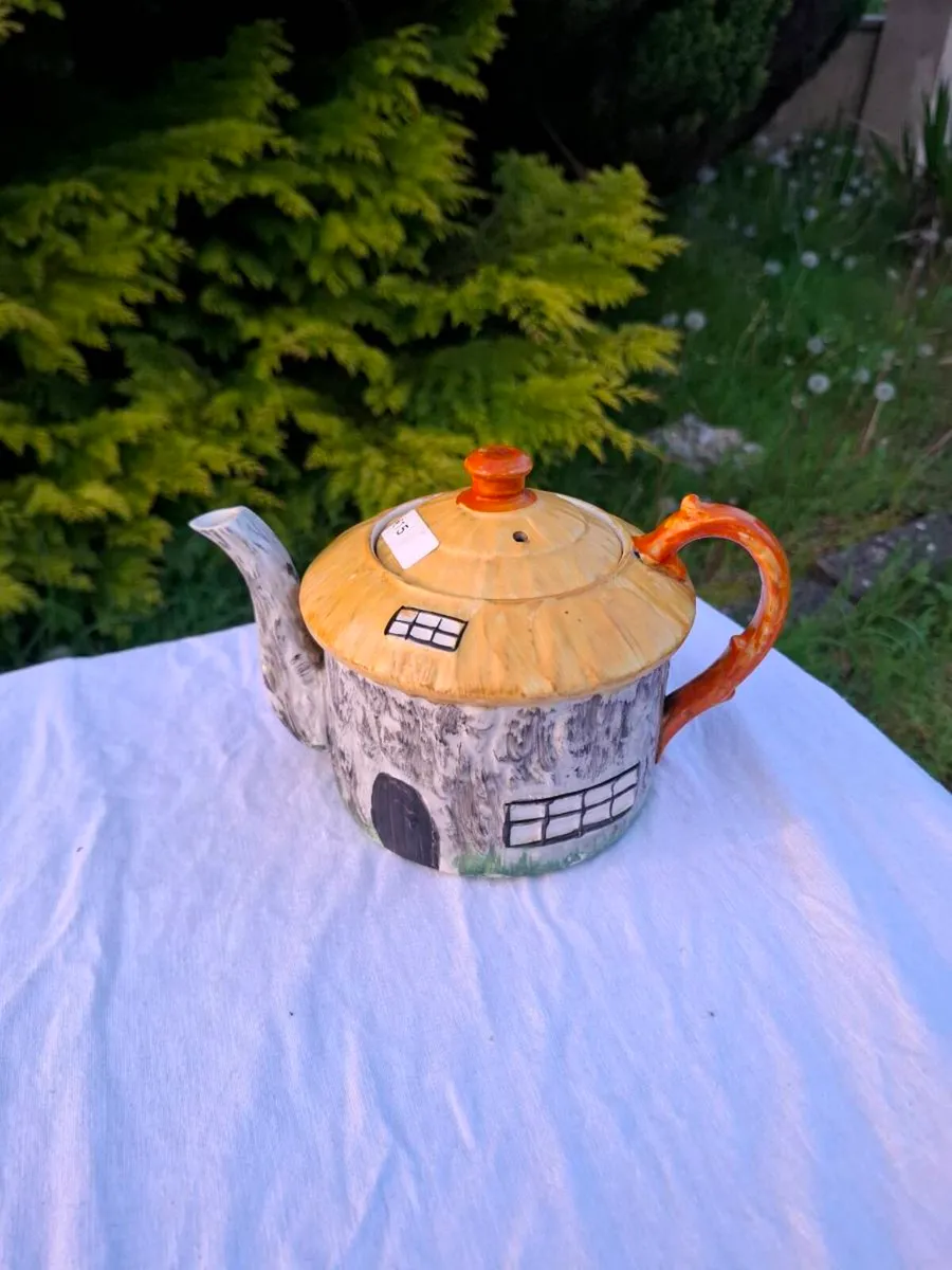 House novelty tea pot postage possible