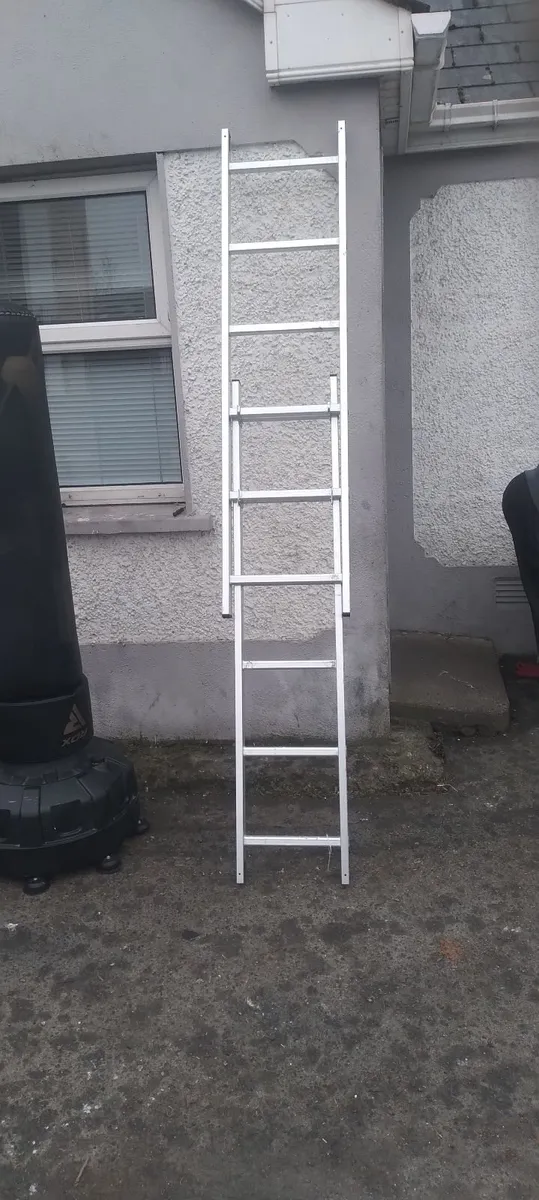 Handy 2 way ladder in great condition priced - Image 4