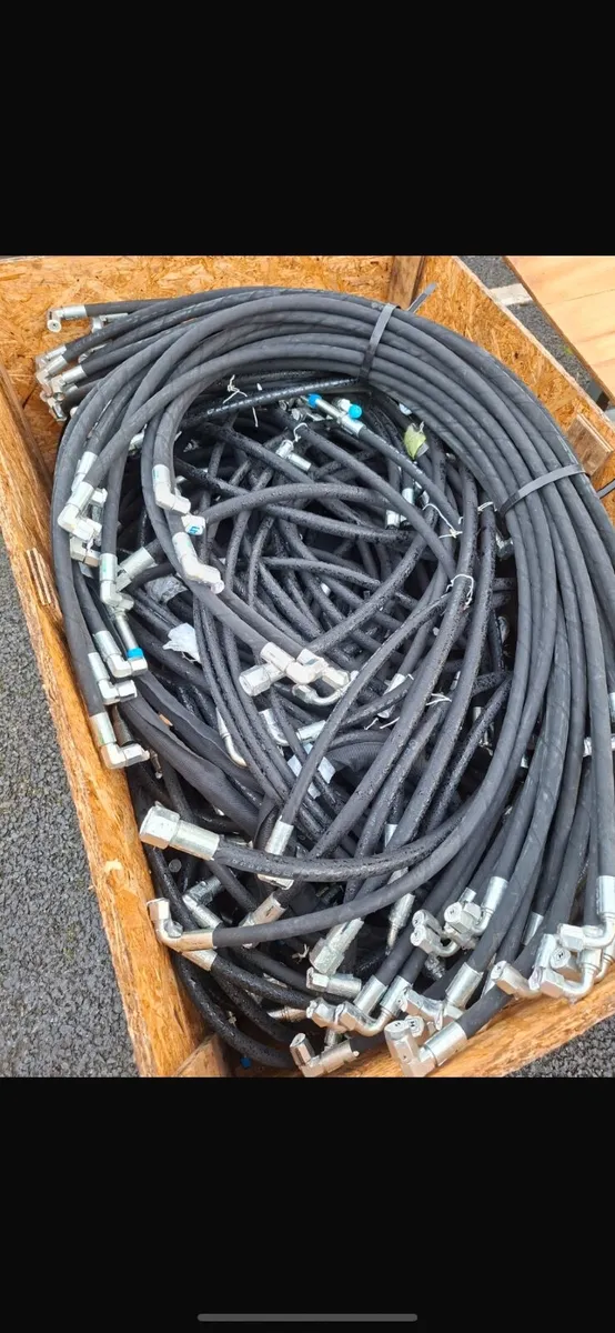 Hydraulic hoses - Image 1