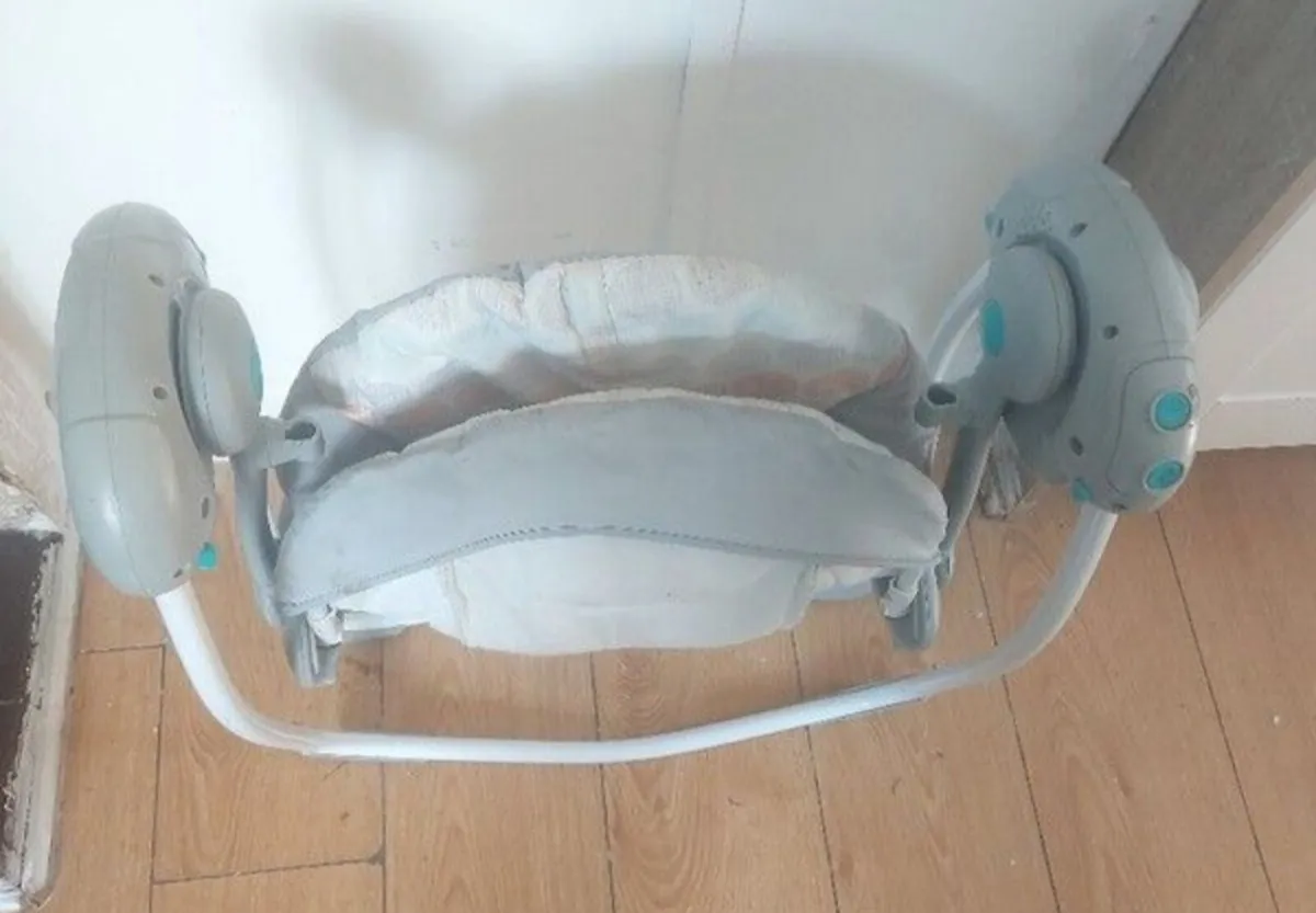 Baby swing - Image 3
