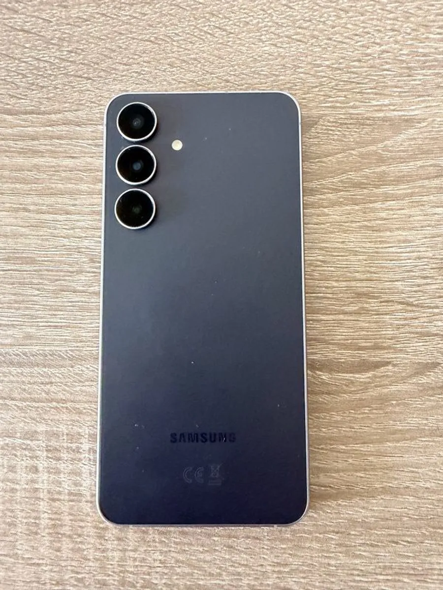 Samsung Galaxy S25 FE - Like New - Image 2